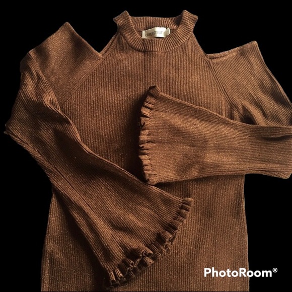 🍻Cover story cold shoulder Shimmer Sweater Large 🍻 - Picture 3 of 15
